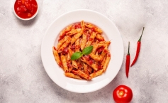 Pasta with red sauce